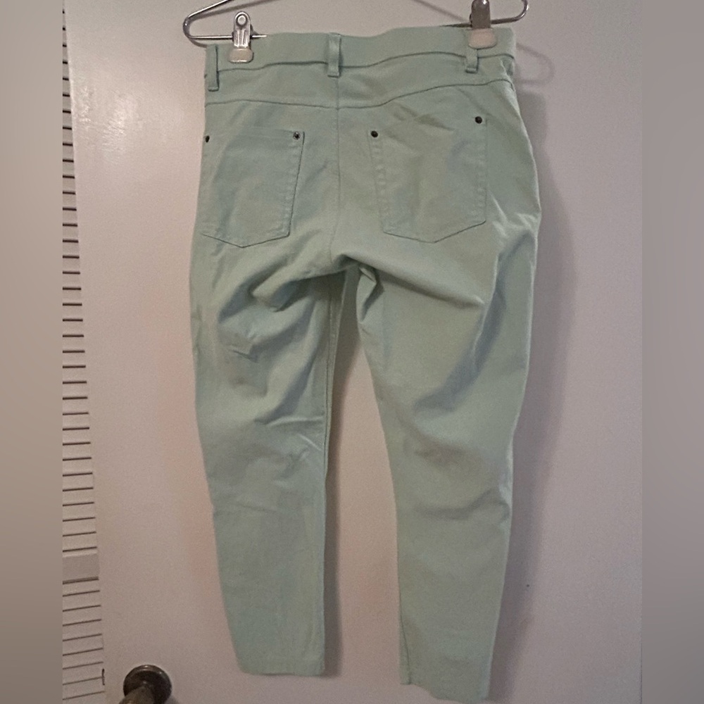 HUE Mint Green Cropped Skinny Capris - Picture 5 of 7